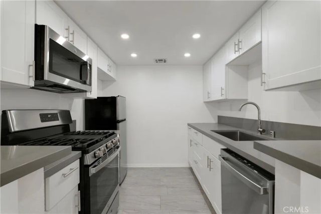 4511 Murietta Avenue 8, Sherman Oaks, CA 91423