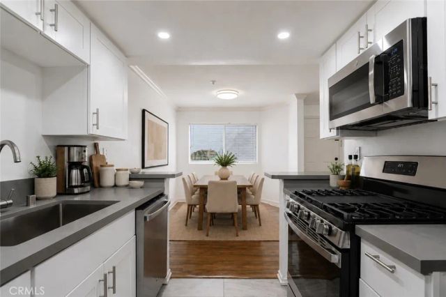 4511 Murietta Avenue 8, Sherman Oaks, CA 91423