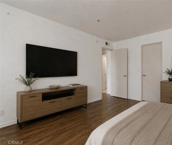4511 Murietta Avenue 8, Sherman Oaks, CA 91423