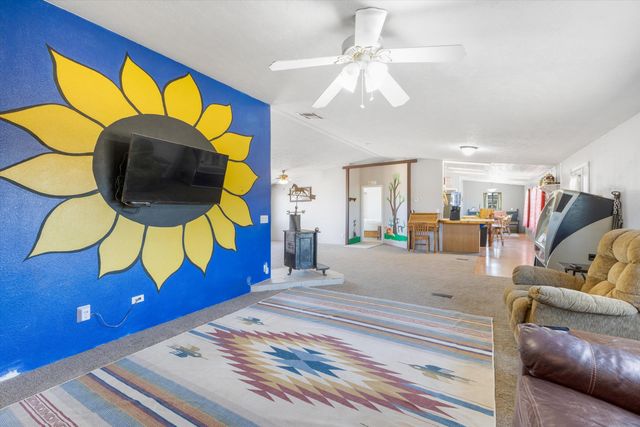 81 Nugent Road, Edgewood, NM 87015