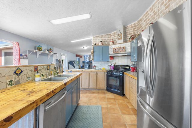 81 Nugent Road, Edgewood, NM 87015