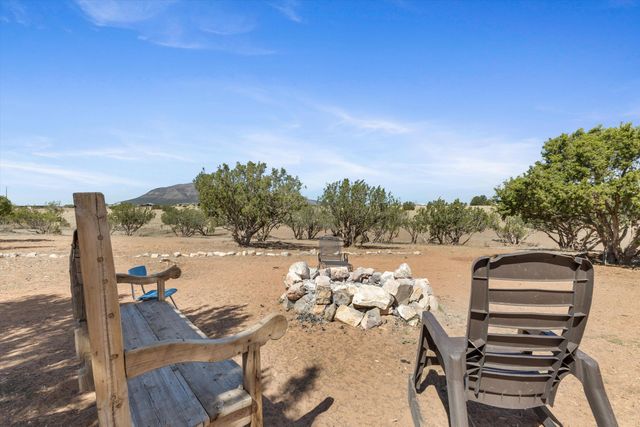 81 Nugent Road, Edgewood, NM 87015