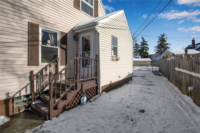 27 Federal Avenue, Cheektowaga, NY 14225