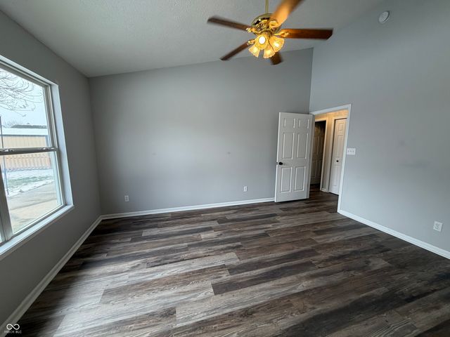 923 N Mill Run Boulevard, Greenfield, IN 46140