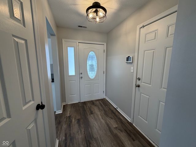 923 N Mill Run Boulevard, Greenfield, IN 46140