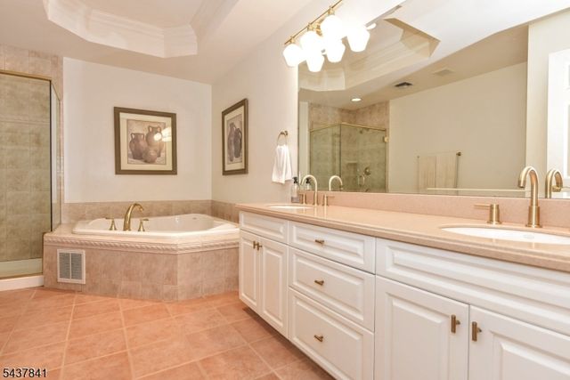 804 Fieldstone Ter, Wyckoff Twp., NJ 07481