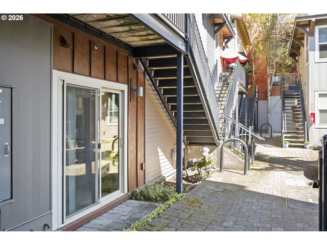 4315 Se DIVISION St A, Portland, OR 97206