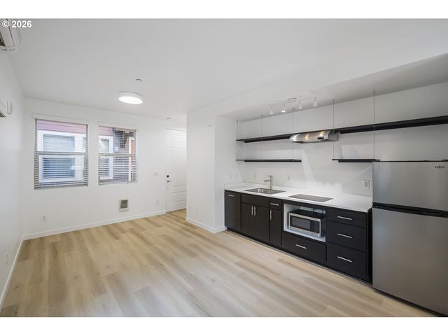 4315 Se DIVISION St A, Portland, OR 97206