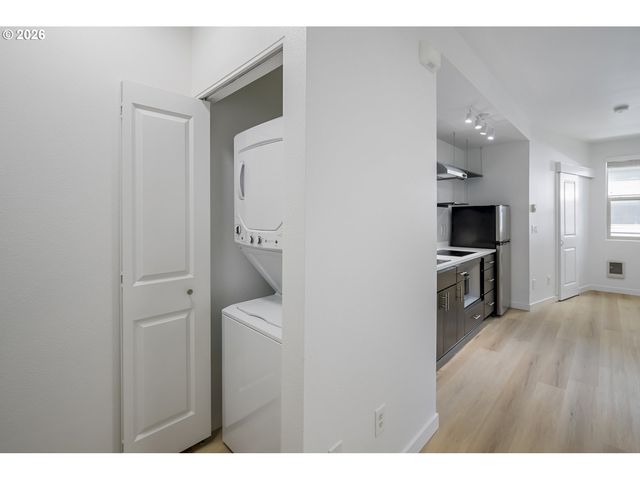 4315 Se DIVISION St A, Portland, OR 97206