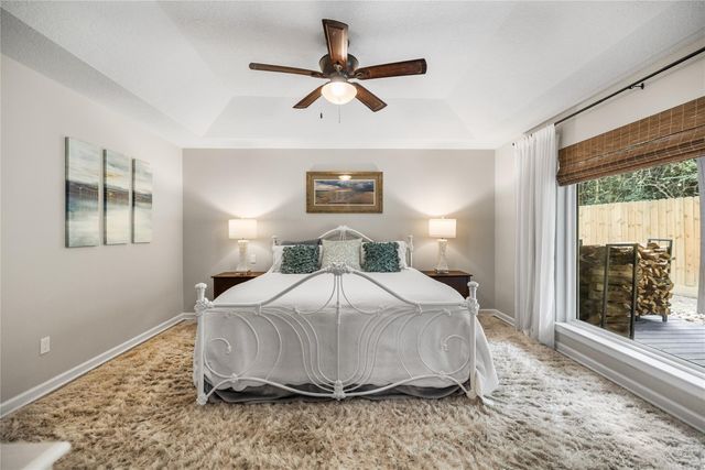 165 Lakeside Drive, Montgomery, TX 77356