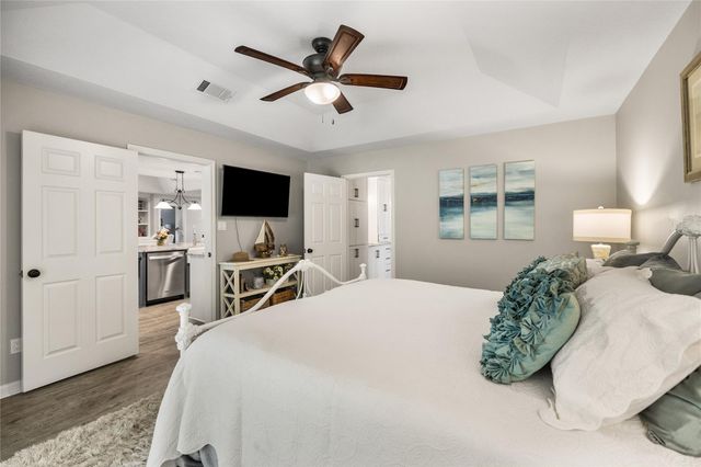 165 Lakeside Drive, Montgomery, TX 77356