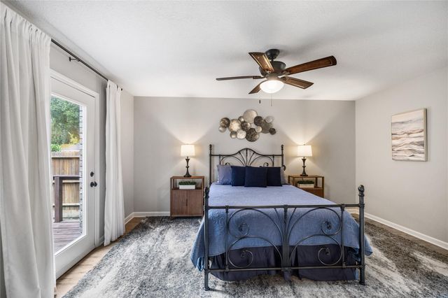 165 Lakeside Drive, Montgomery, TX 77356
