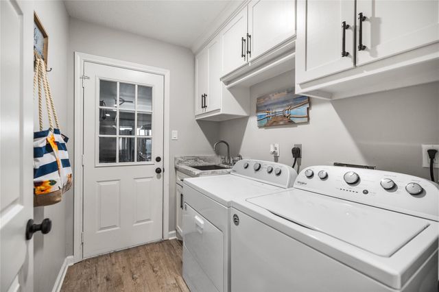 165 Lakeside Drive, Montgomery, TX 77356