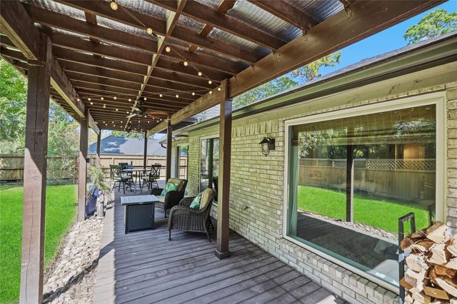 165 Lakeside Drive, Montgomery, TX 77356