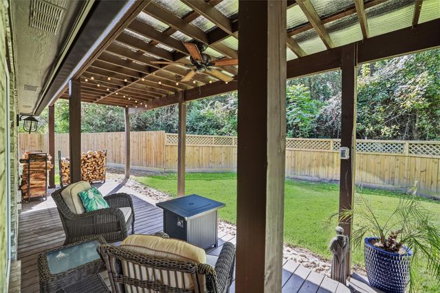 165 Lakeside Drive, Montgomery, TX 77356