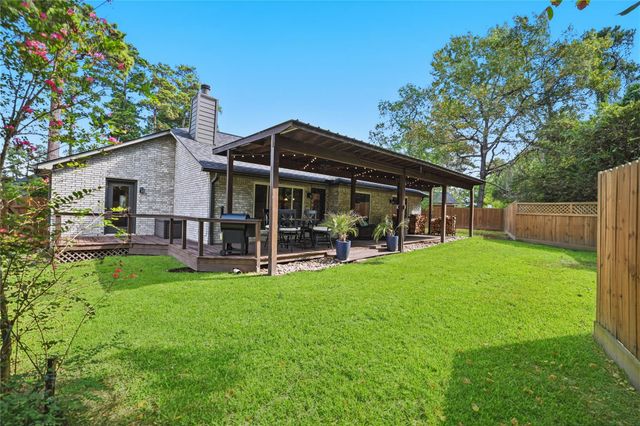 165 Lakeside Drive, Montgomery, TX 77356