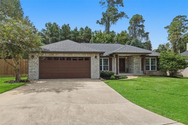 165 Lakeside Drive, Montgomery, TX 77356