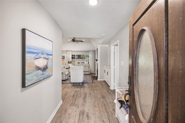 165 Lakeside Drive, Montgomery, TX 77356