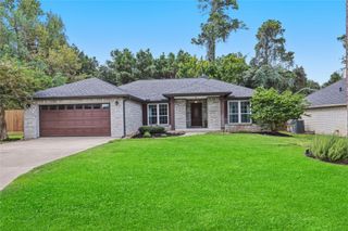 165 Lakeside Drive, Montgomery, TX 77356