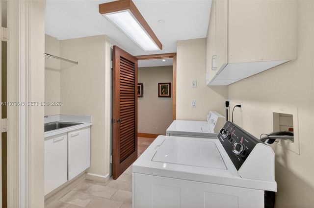 430 Grand Bay Drive 801, Key Biscayne, FL 33149