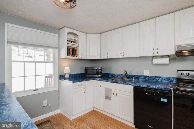 7 BAMBOROUGH, Baltimore, MD 21236