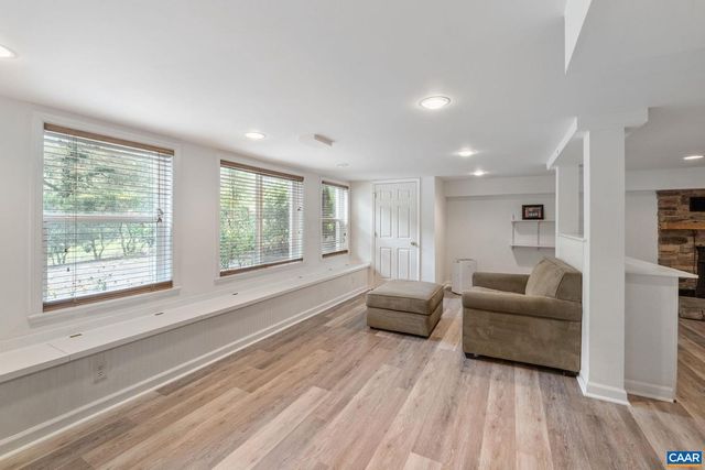 1606 GROVE RD, Charlottesville, VA 22901