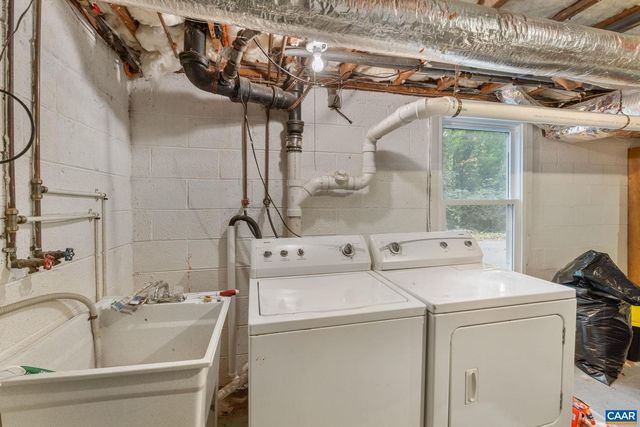 1606 GROVE RD, Charlottesville, VA 22901