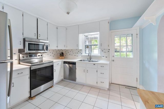 1606 GROVE RD, Charlottesville, VA 22901