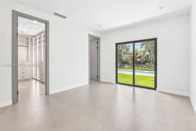 6853 S Waterway Dr, Miami, FL 33155