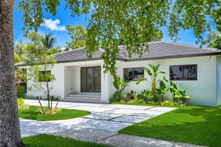 6853 S Waterway Dr, Miami, FL 33155