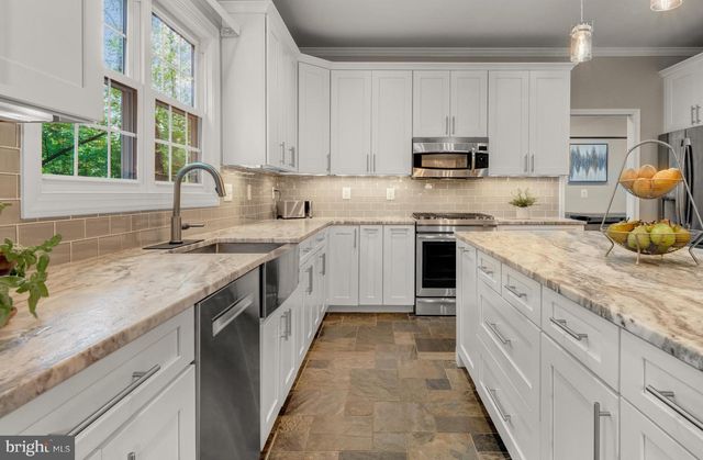 40845 FOREST GLEN DR, Leesburg, VA 20175
