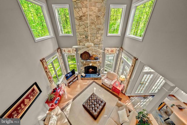 40845 FOREST GLEN DR, Leesburg, VA 20175