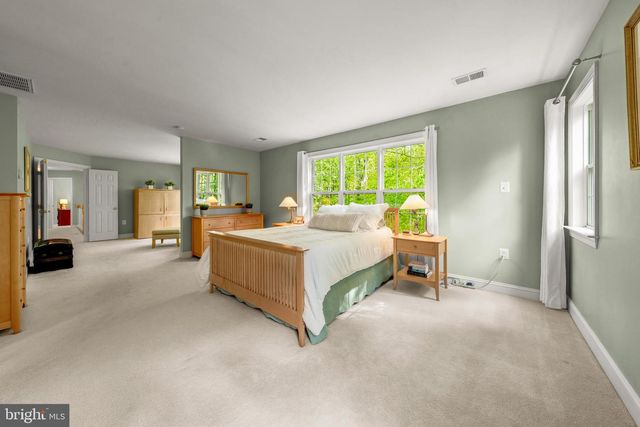 40845 FOREST GLEN DR, Leesburg, VA 20175