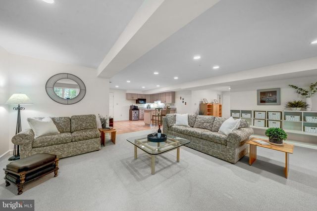 40845 FOREST GLEN DR, Leesburg, VA 20175