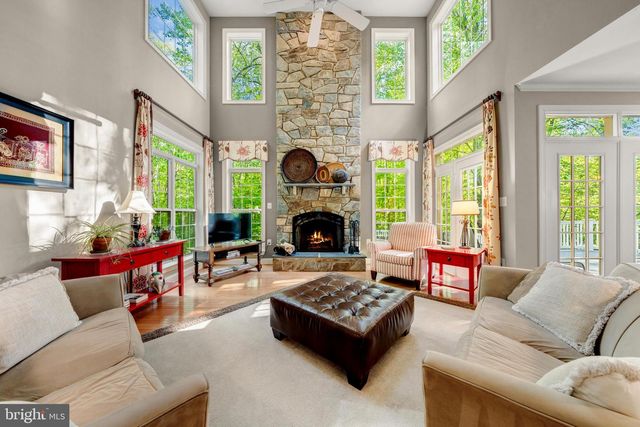 40845 FOREST GLEN DR, Leesburg, VA 20175