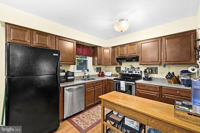 4 WEST BRIAR DR, Stafford, VA 22554