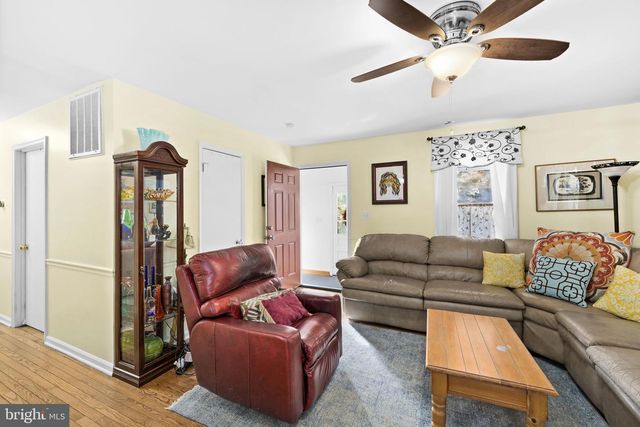 4 WEST BRIAR DR, Stafford, VA 22554