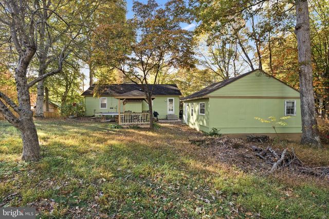 4 WEST BRIAR DR, Stafford, VA 22554