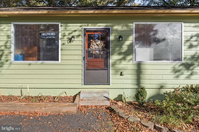 4 WEST BRIAR DR, Stafford, VA 22554