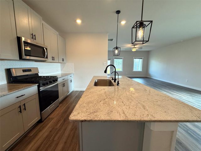 204 Brooks Manor Court, Montgomery, TX 77316