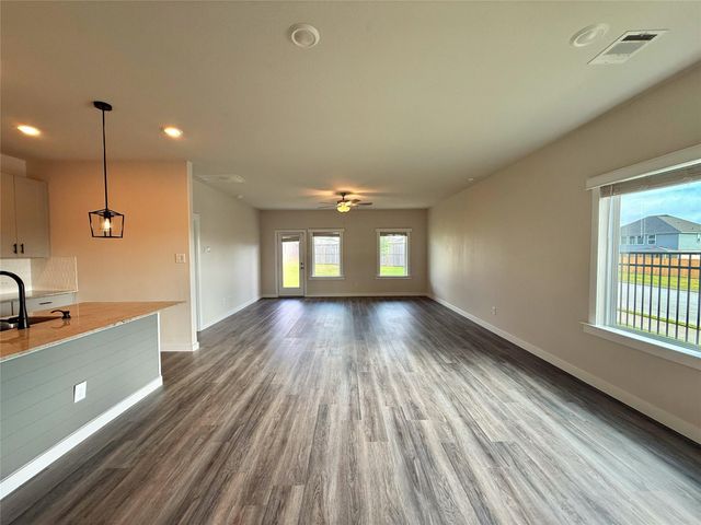 204 Brooks Manor Court, Montgomery, TX 77316
