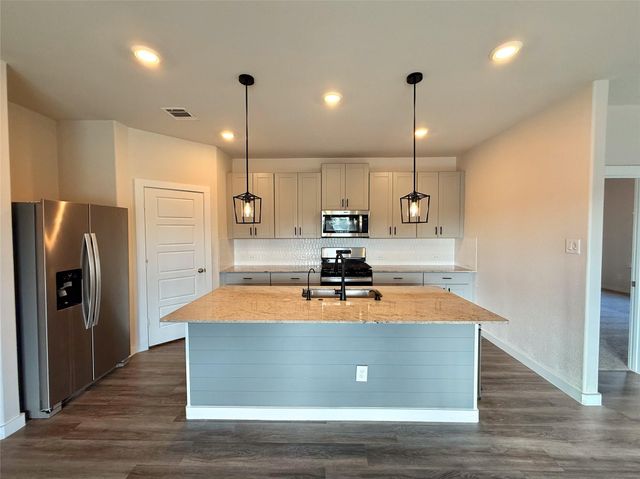 204 Brooks Manor Court, Montgomery, TX 77316