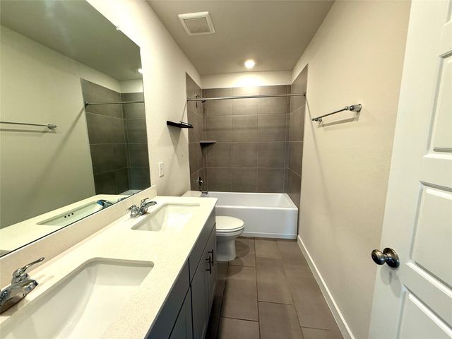 204 Brooks Manor Court, Montgomery, TX 77316