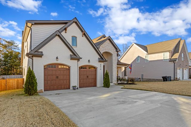 8870 Silver Maple Dr, Ooltewah, TN 37363