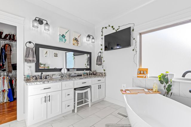 8870 Silver Maple Dr, Ooltewah, TN 37363