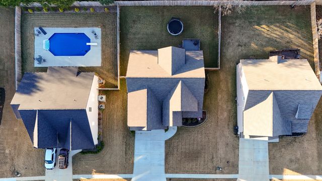 8870 Silver Maple Dr, Ooltewah, TN 37363