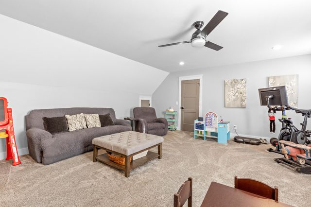 8870 Silver Maple Dr, Ooltewah, TN 37363