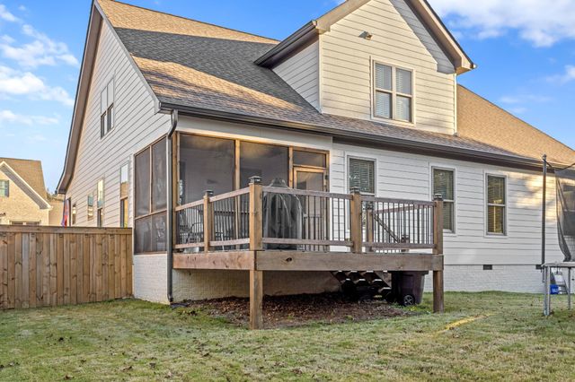 8870 Silver Maple Dr, Ooltewah, TN 37363