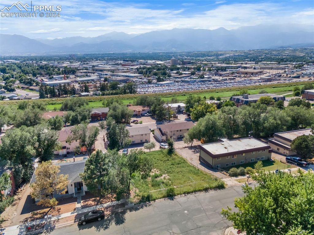 1085 Magnolia Street, Colorado Springs, CO 80907 — photo 2