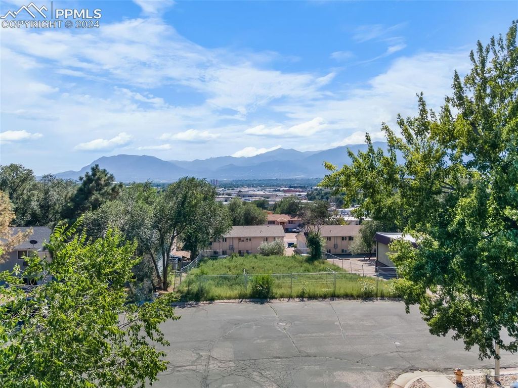 1085 Magnolia Street, Colorado Springs, CO 80907 — photo 3